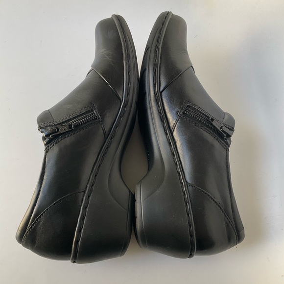 Clarks Channing Essa 6.5 M Black Leather slip on - Picture 9 of 13